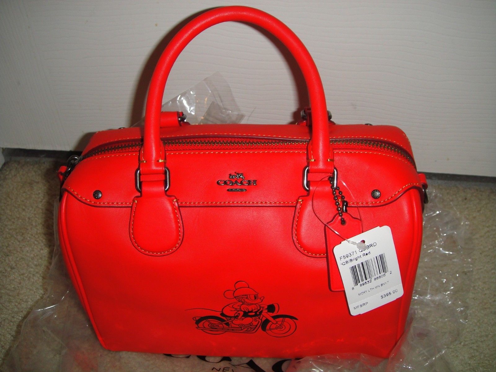 Sacs Mickey Mouse : les modèles les plus chers !